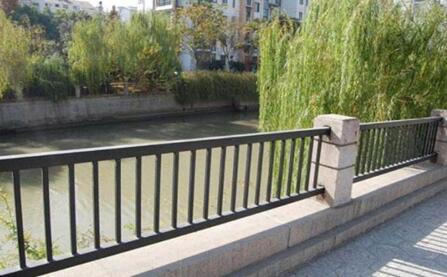河道護欄.jpg